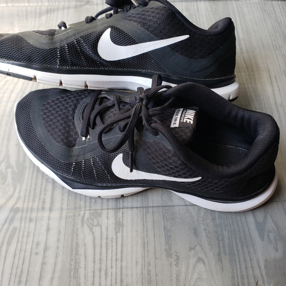 Nike women's flex trainer 6 cross trainer sneakers